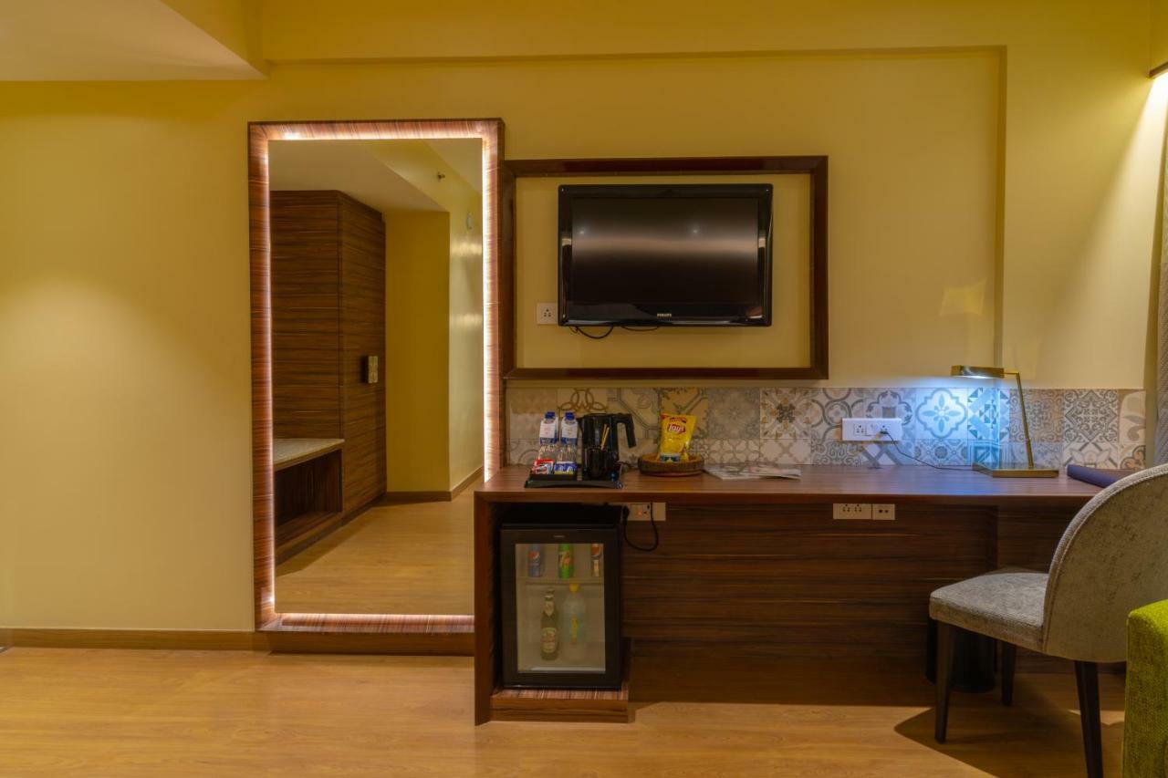 The Residence Hotel & Apartments Powai Mumbai  Buitenkant foto